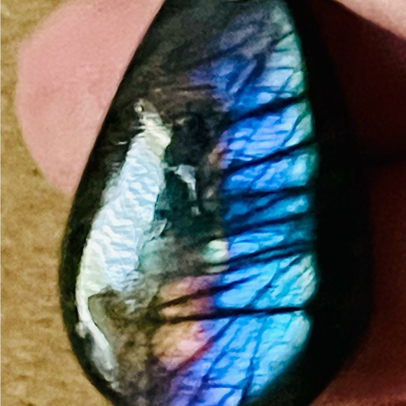 Outstanding Dainty Purple, Blue, Orange Labradorite Pendant Necklace - Picture 3 of 3